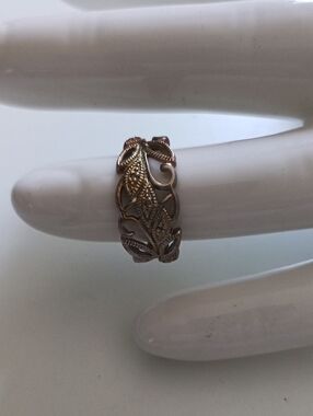 Avon Sterling Silver Genuine Diamond Accent Ring In Gift Box - Size 7